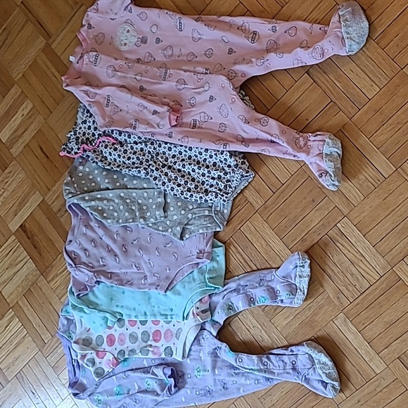Rococo, Pekkle and Carter Onesies and Sleepers - Picture 1 of 15